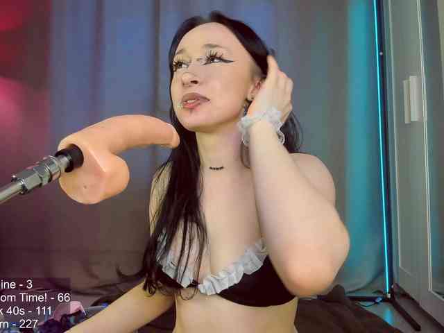 Juicy-Vikki