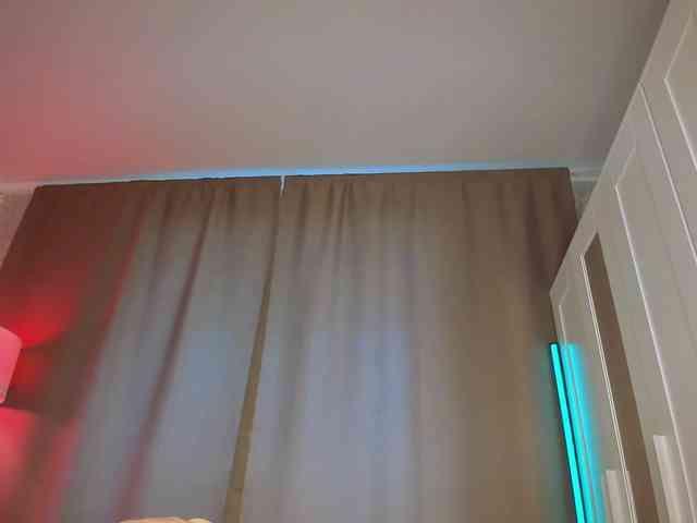 Juicy-Vikki webcam