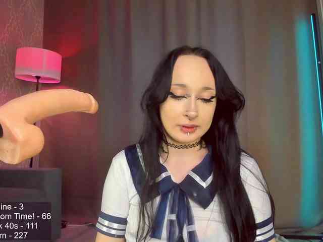 Juicy-Vikki