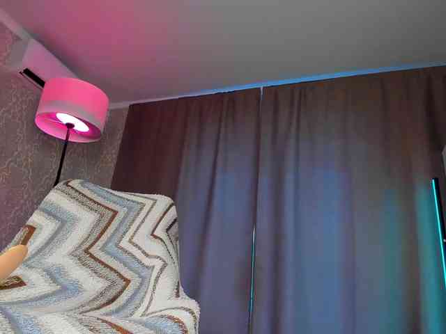 Juicy-Vikki webcam