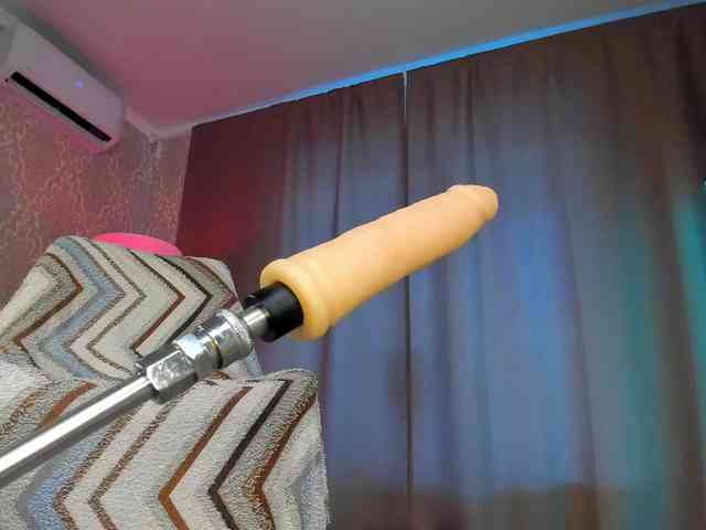 Juicy-Vikki webcam