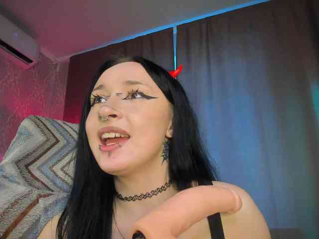 Juicy-Vikki webcam