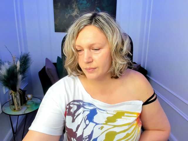 le modèle NinaStarle est en webcam porno dans un show sur le site bongacams, il possède les tags suivants: White/Caucasian,Blonde,Shaved
