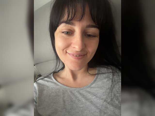 Bella08 live cam preview