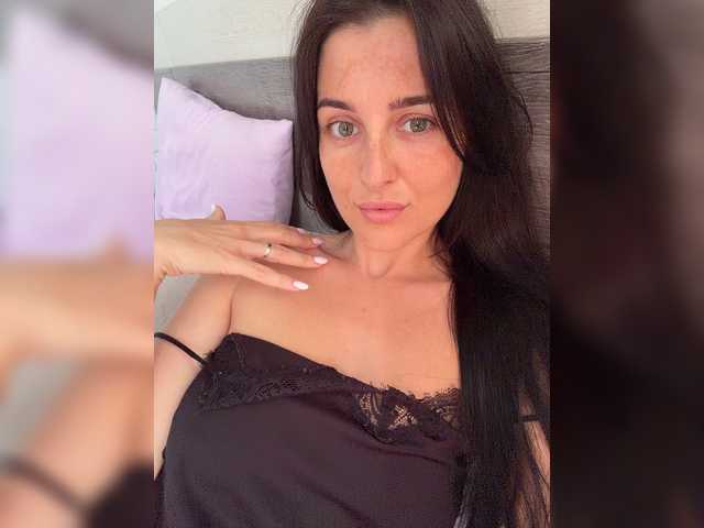 Viksi66 live cam on BongaCams