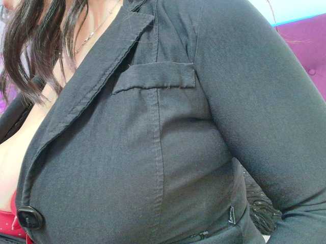 katherine-blair live cam on BongaCams