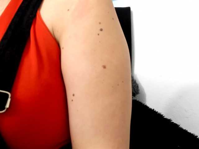 katherine-blair live cam on BongaCams