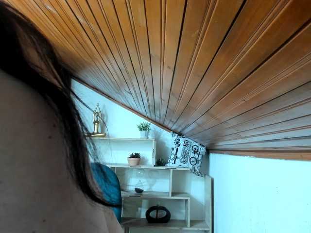 katherine-blair live cam on BongaCams