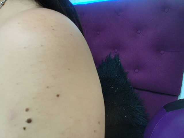 katherine-blair live cam on BongaCams