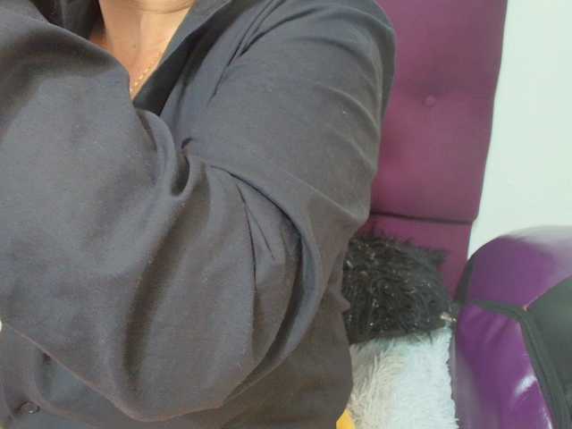 katherine-blair live cam on BongaCams