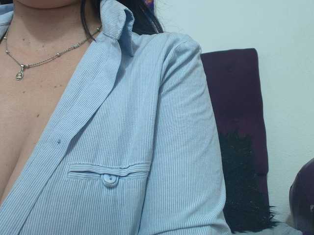 katherine-blair live cam on BongaCams