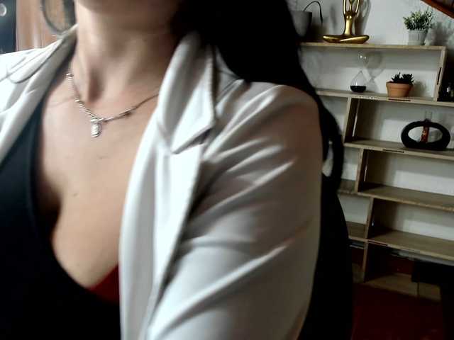 katherine-blair live cam on BongaCams