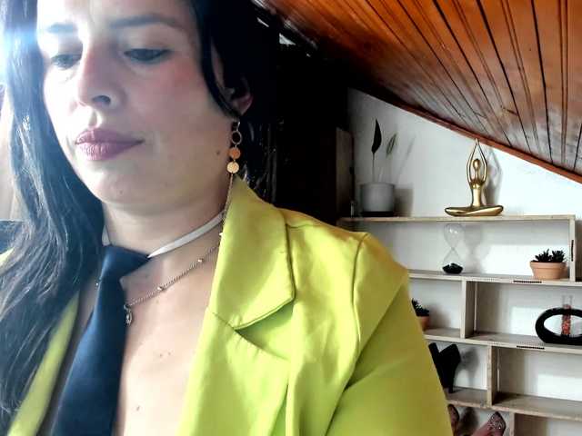 katherine-blair live cam on BongaCams