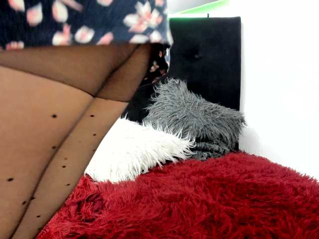 katherine-blair live cam on BongaCams