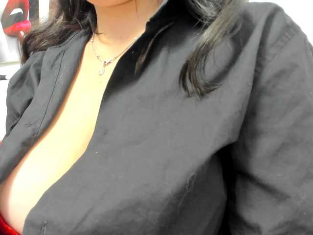 katherine-blair live cam on BongaCams