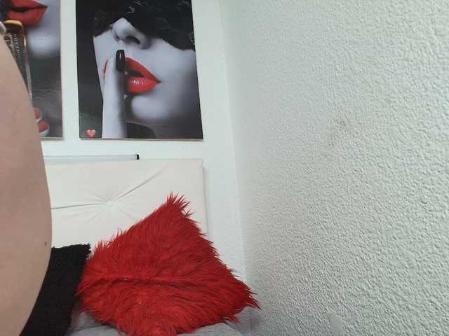 katherine-blair live cam on BongaCams