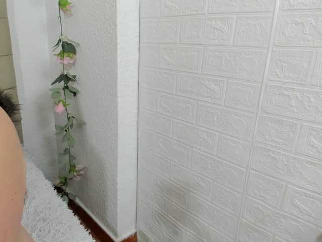 katherine-blair's BongaCams show and profile