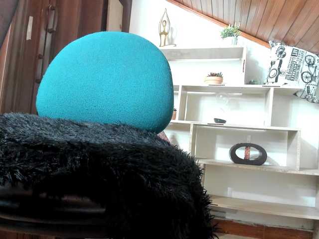 katherine-blair live cam on BongaCams