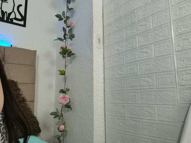 katherine-blair live cam on BongaCams