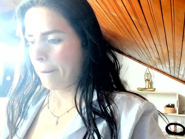 katherine-blair live cam on BongaCams