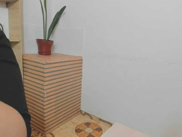 katherine-blair live cam on BongaCams