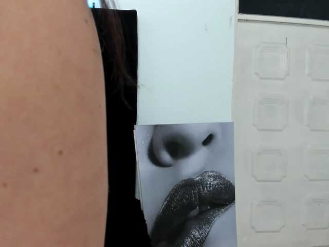 katherine-blair live cam on BongaCams