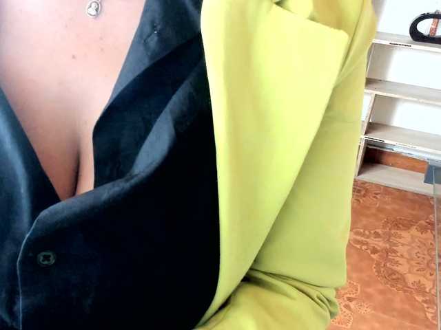 katherine-blair live cam on BongaCams
