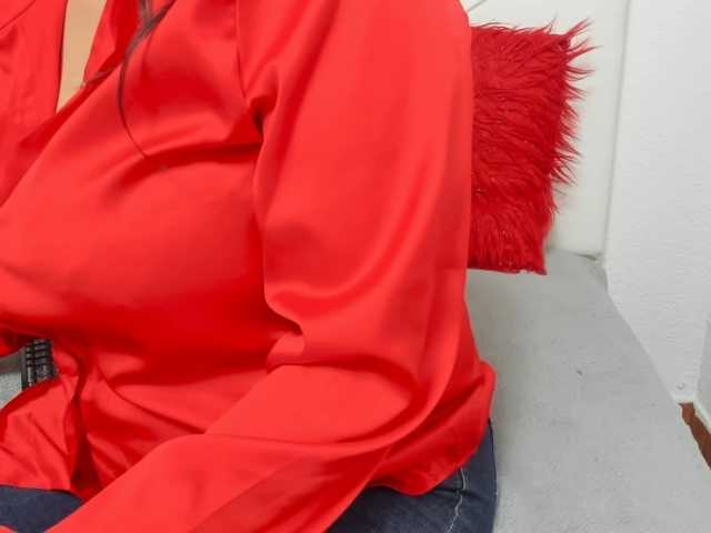katherine-blair live cam on BongaCams