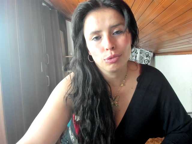 katherine-blair live cam on BongaCams