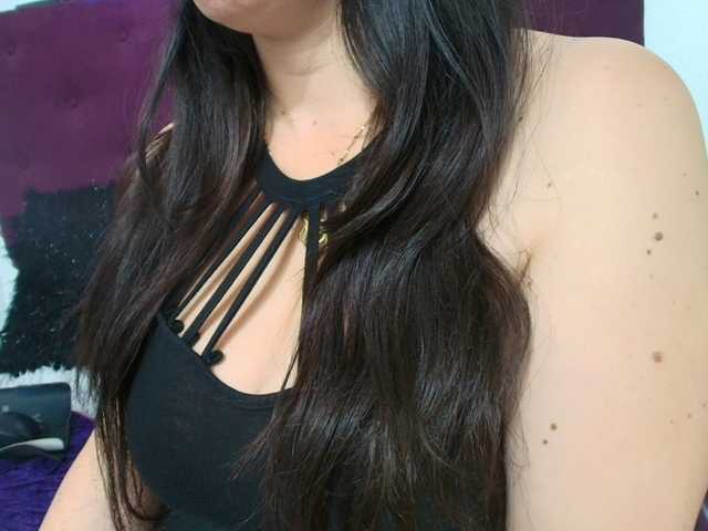 katherine-blair live cam on BongaCams