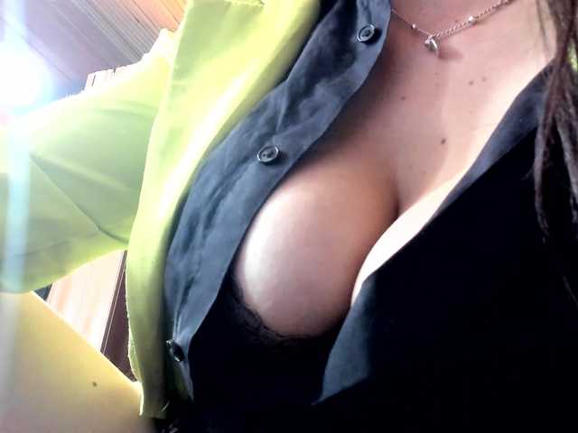 katherine-blair live cam on BongaCams