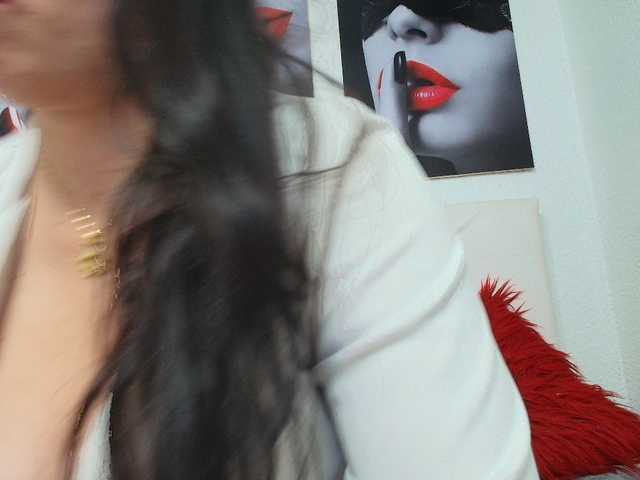 katherine-blair live cam on BongaCams