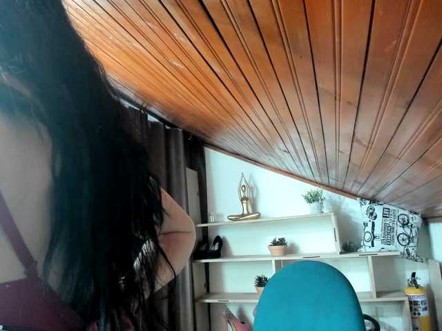 katherine-blair live cam on BongaCams