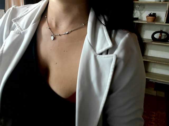 katherine-blair live cam on BongaCams