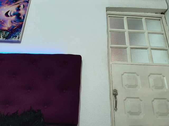 katherine-blair live webcam show