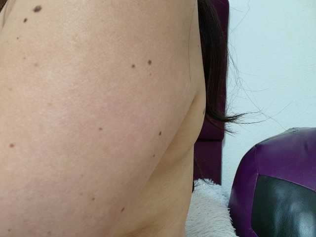 katherine-blair live cam preview