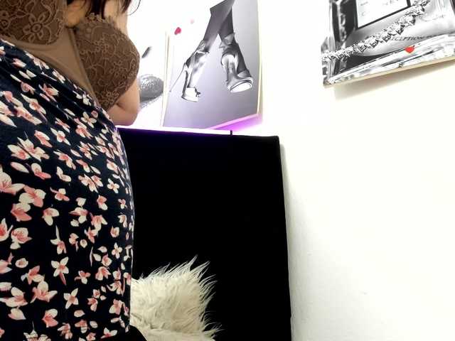 katherine-blair live cam on BongaCams