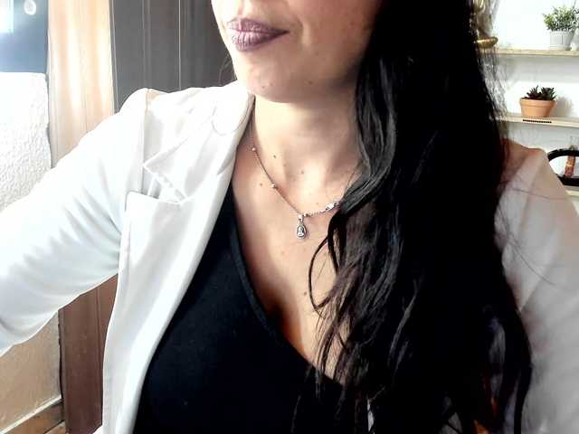 katherine-blair live cam on BongaCams