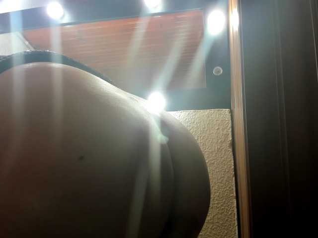 katherine-blair live cam on BongaCams