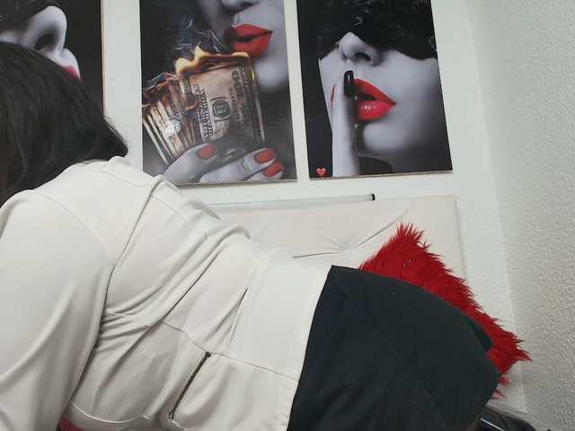 katherine-blair live cam on BongaCams