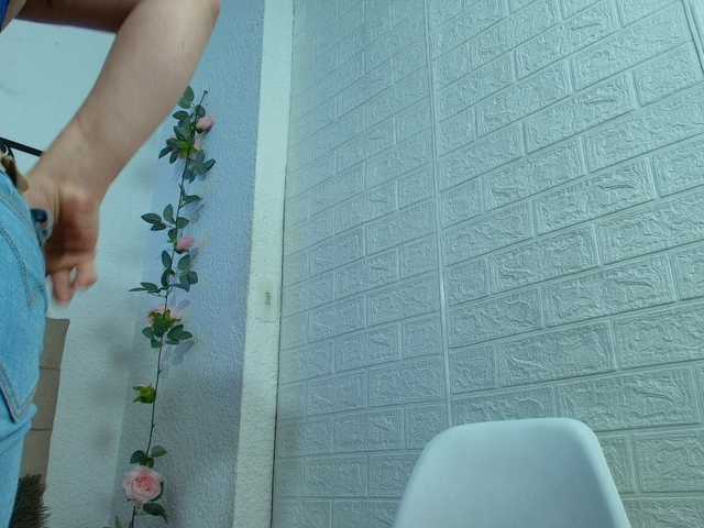 katherine-blair live cam on BongaCams
