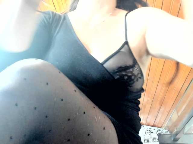 katherine-blair live cam on BongaCams