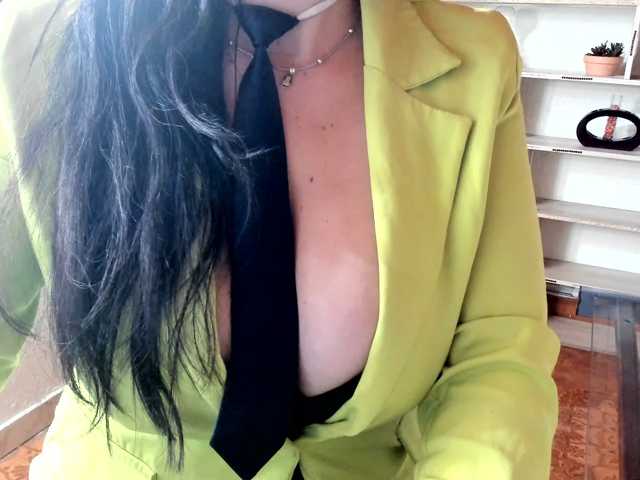 katherine-blair live cam on BongaCams