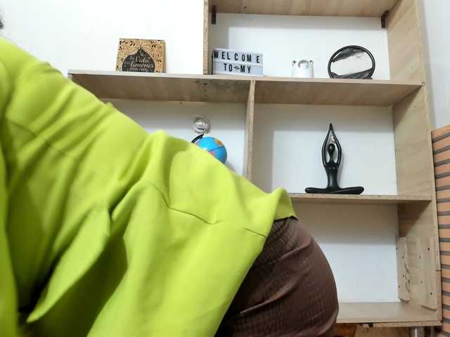 katherine-blair live cam on BongaCams