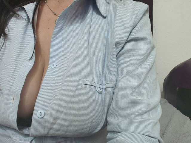 katherine-blair live cam preview