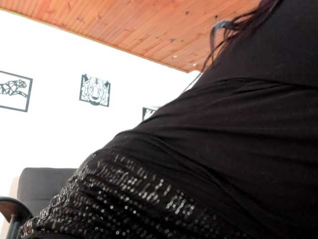 le modèle katherine-blair est en webcam porno dans un show sur le site bongacams, il possède les tags suivants: Latino/Hispanic,Brunette,Hairy