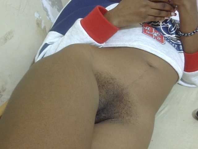 Cuteavril live cam on BongaCams