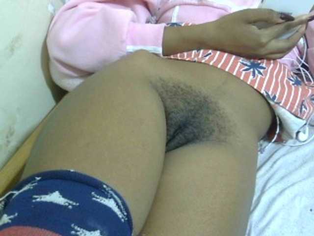 Cuteavril live cam on BongaCams