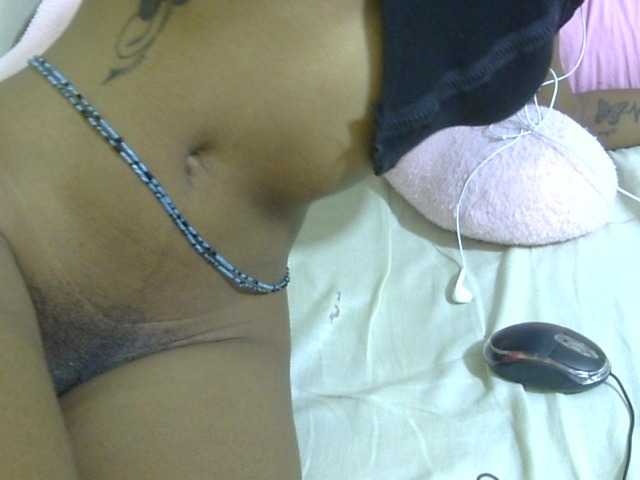 Cuteavril live cam on BongaCams