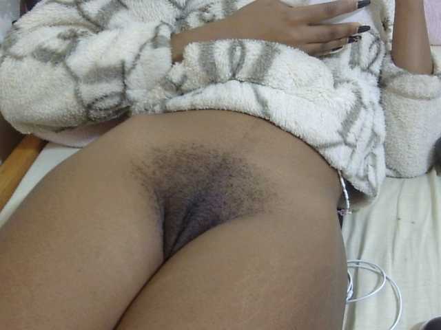 Cuteavril live cam on BongaCams
